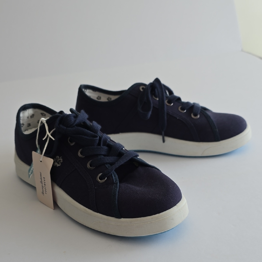 NWT Tommy Bahama Footwear Women's Blue White Canvas Sneakers Size 8.5
